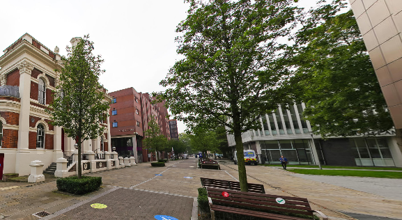 利物浦大学金融技术硕士，面对全球技术进度的挑战和机遇