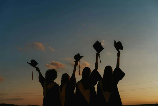 高考内卷太疯狂？不如转战新加坡留学！用更低成本拿下世界名校入场券