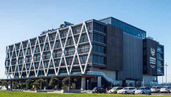 马努卡理工学院社工本科预科，成为帮助他们的人